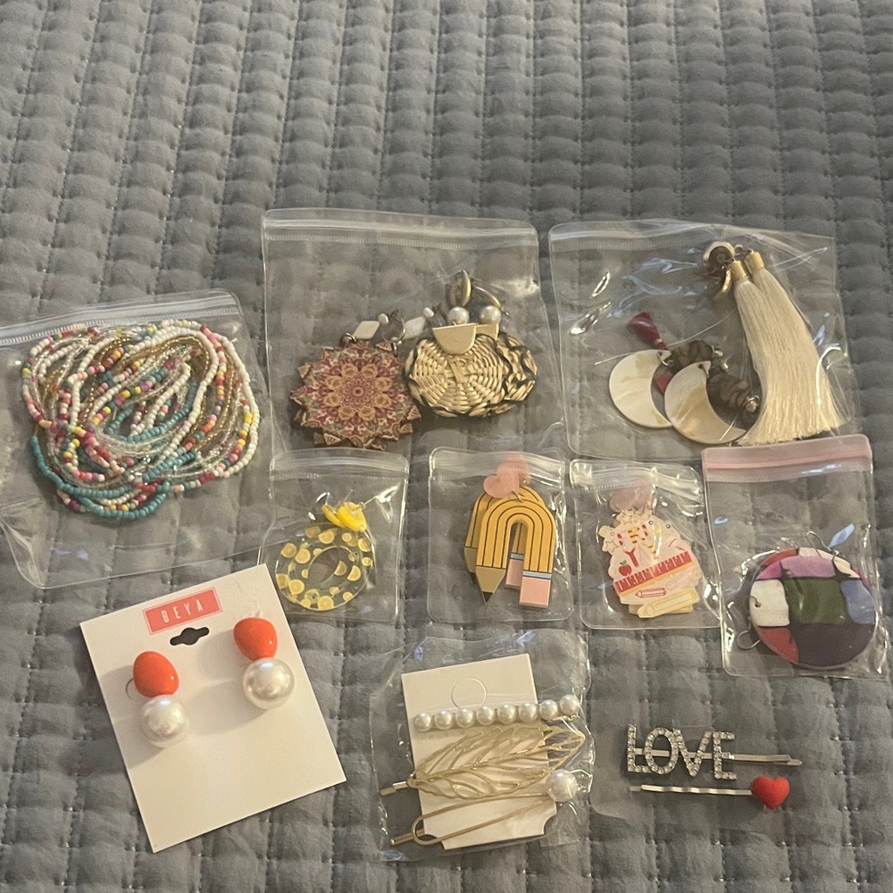 Colorful Jewelry Set with Earrings and Hair Accessories